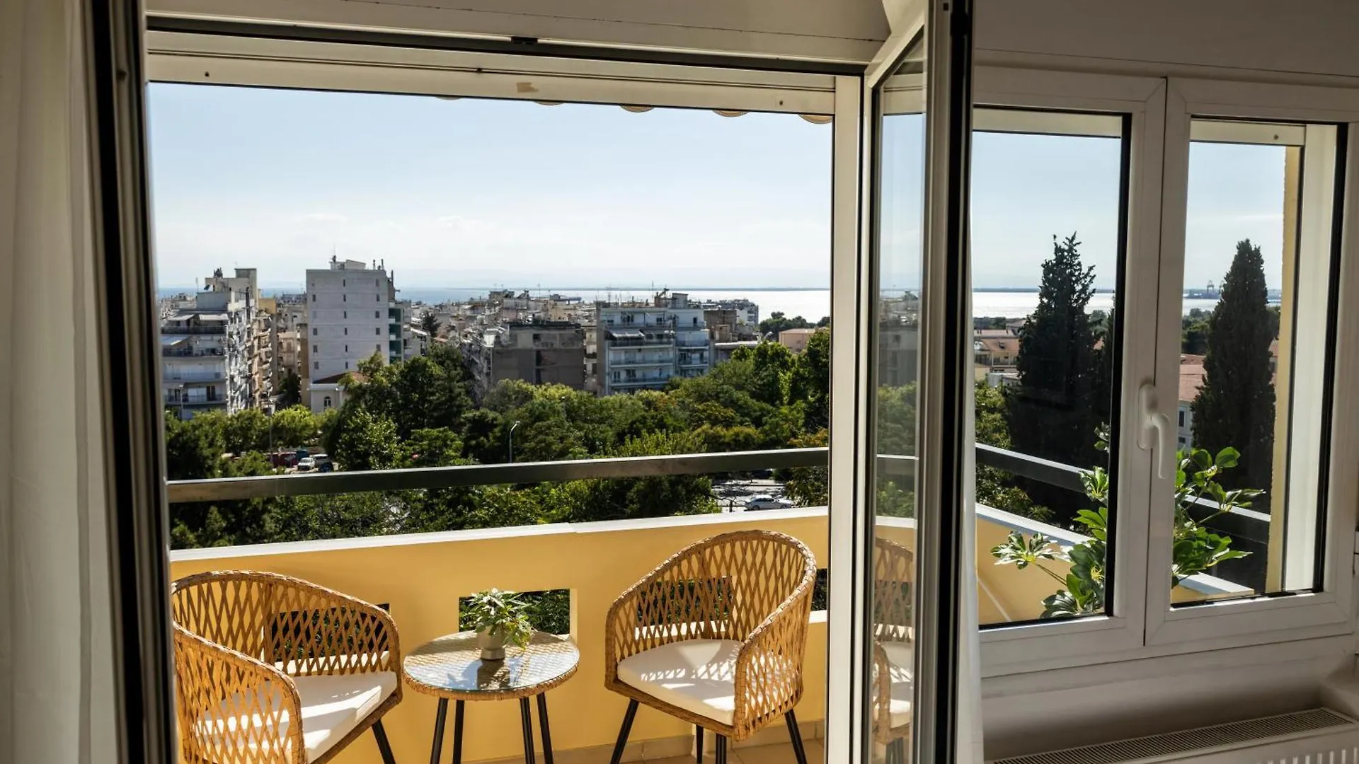 Urban Colors Apartments By Binobi! Thessaloniki